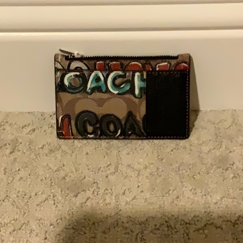 21 COACH CARD HOLDER